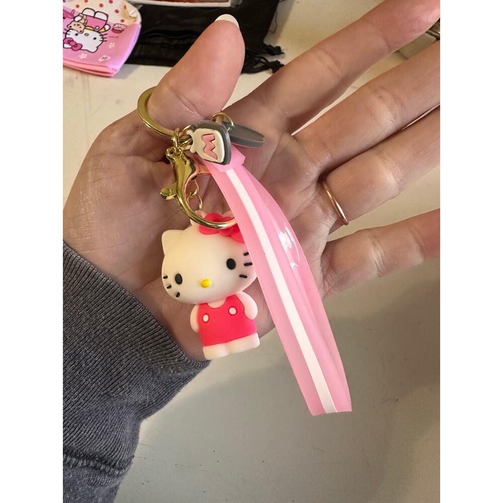 Hello Kitty Keychain - Picture 3 of 3